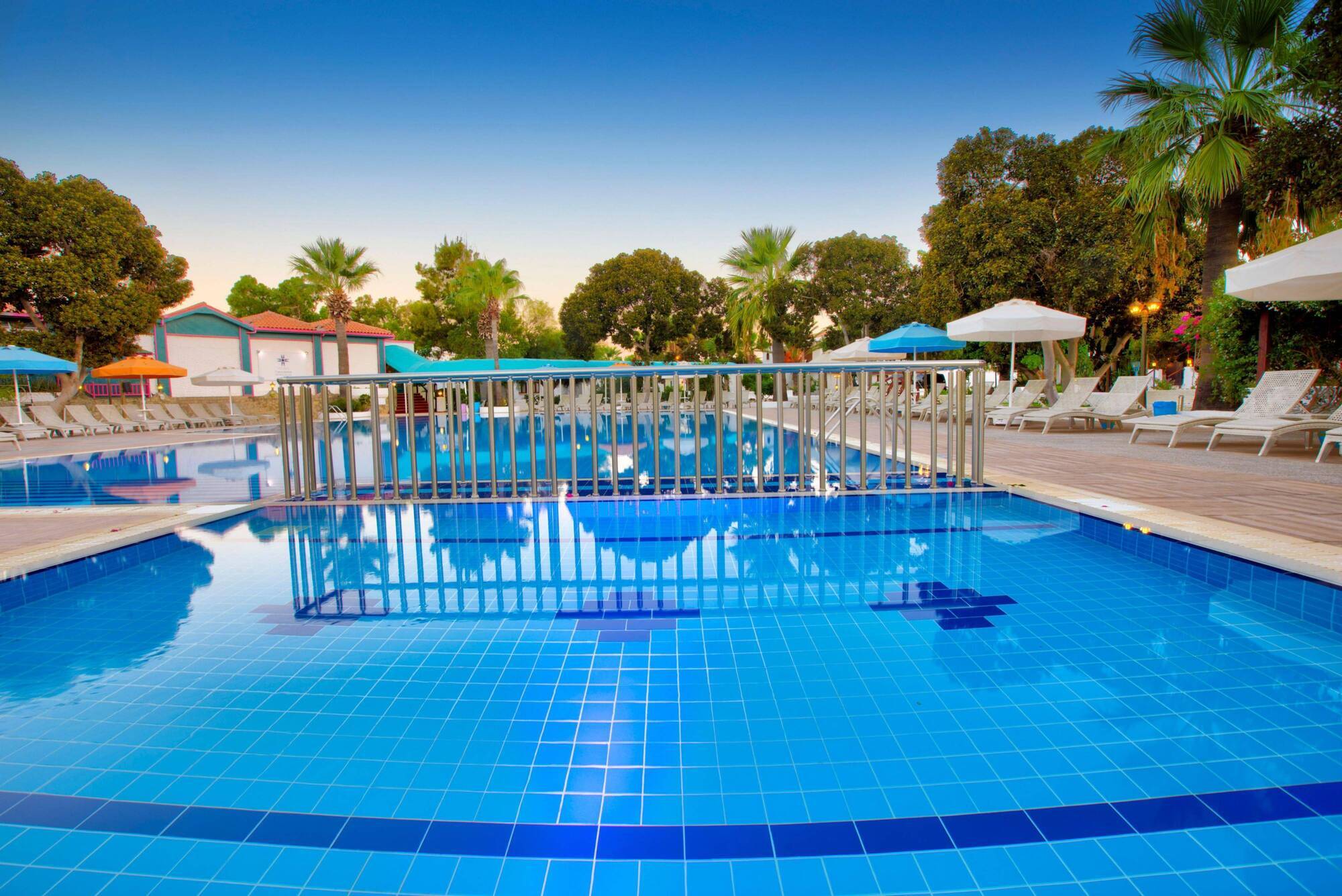 Merit Cyprus Gardens Holiday 法马古斯塔 外观 照片
