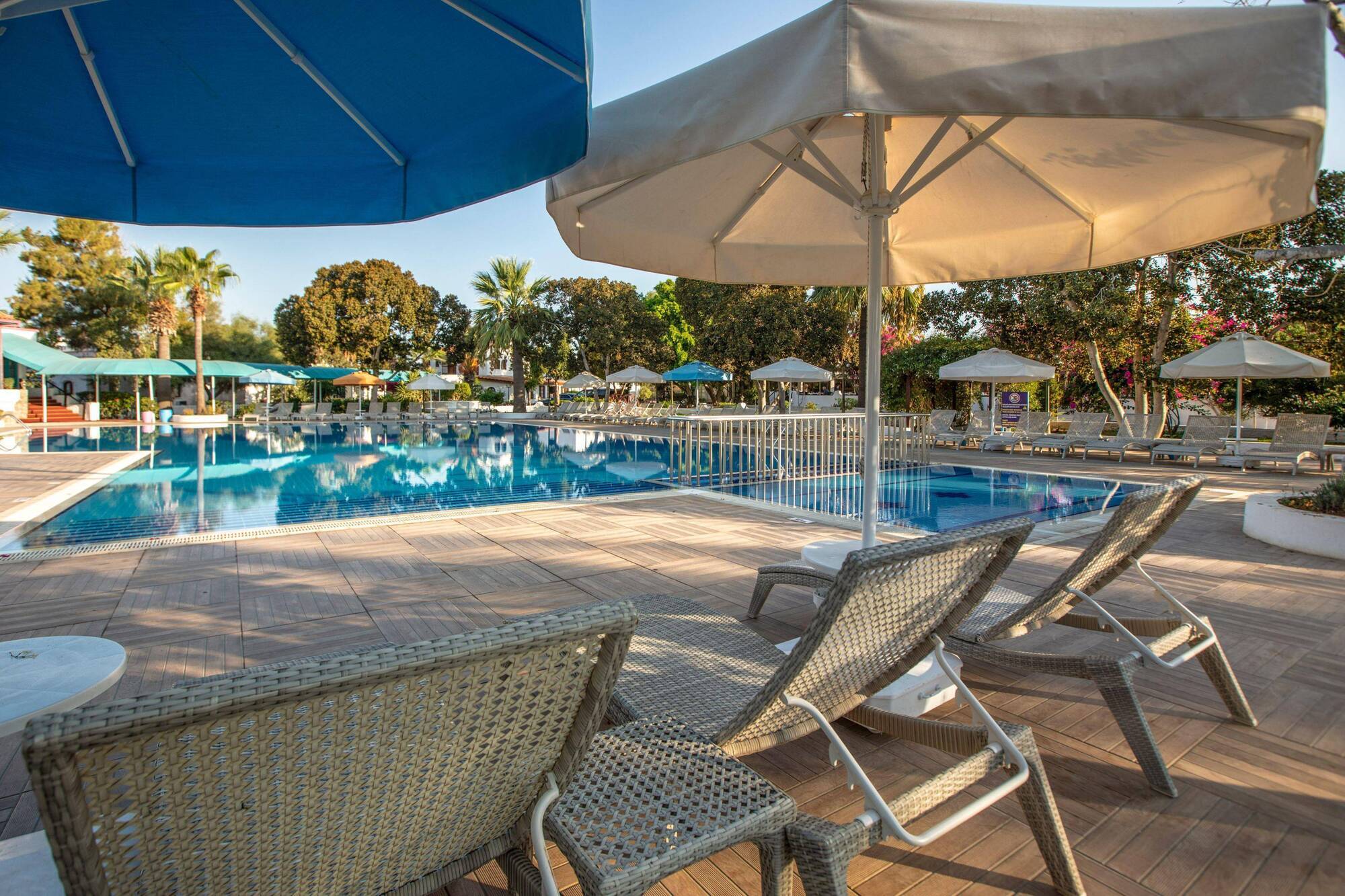 Merit Cyprus Gardens Holiday 法马古斯塔 外观 照片