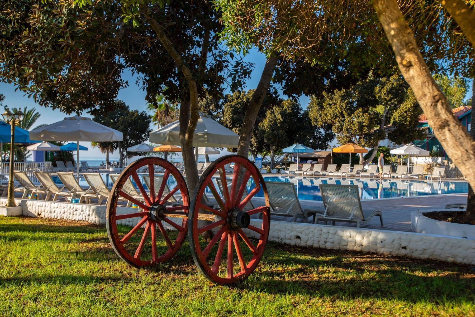 Merit Cyprus Gardens Holiday 法马古斯塔 外观 照片